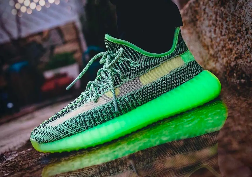 V2 Yeezreel Non Reflective 350 Yeezy Adidas Boost 350 V2  display picture 3